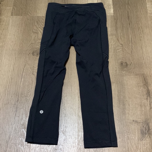 Lululemon Athletica Black Home Stretch Mid-Rise Crop Size 4 - Picture 2 of 3